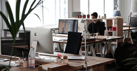 Tips Meletakkan Office Desk untuk Karyawan
